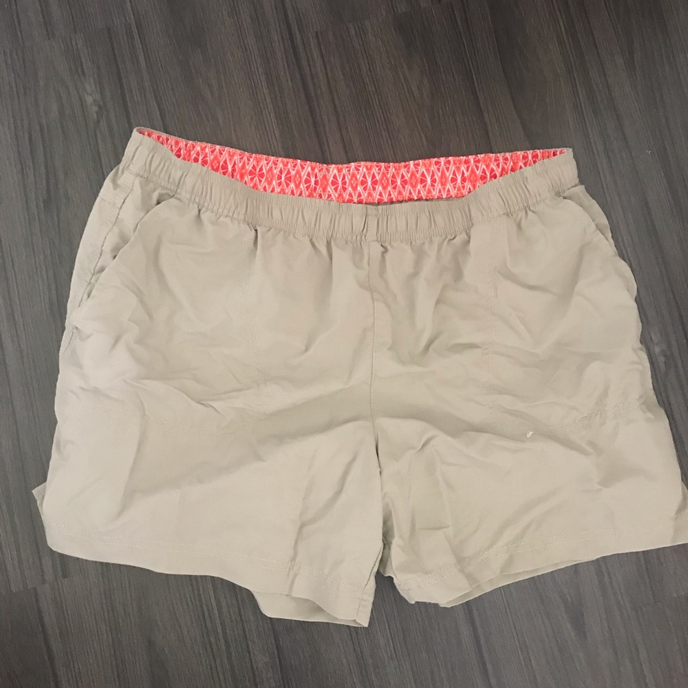 Columbia women’s shorts size L